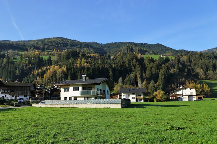 Ruime vakantiewoning in Kaltenbach nabij het skigebied