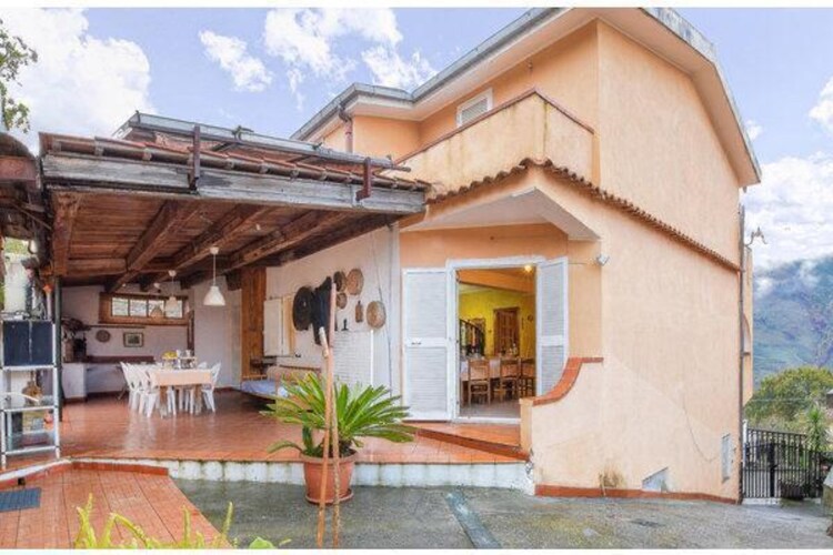 Villa Papasidero