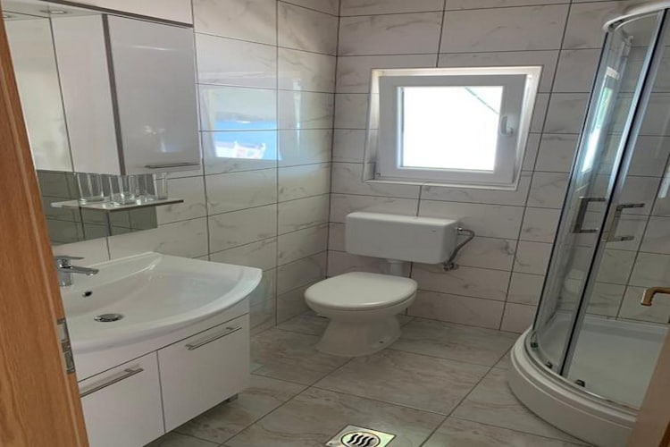 Apartment Pascal - One Bedroom Apartment with Terrace and Sea View-Salle de bain