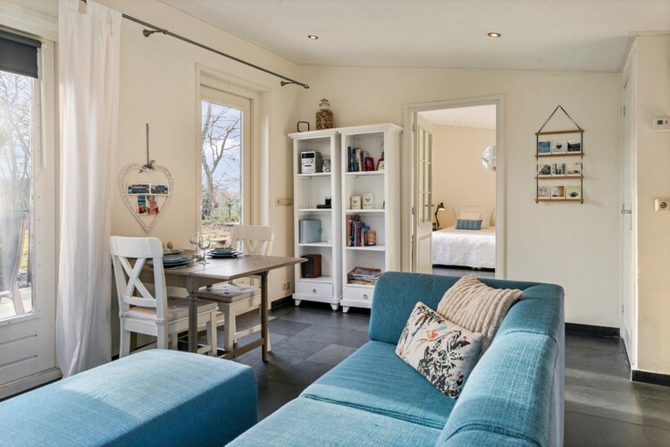 Cozy Country Cottage