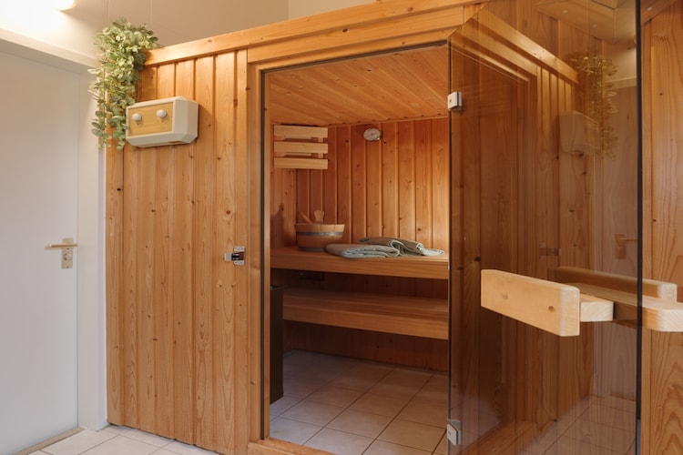 Villapark De Oesterbaai 111-Badkamer