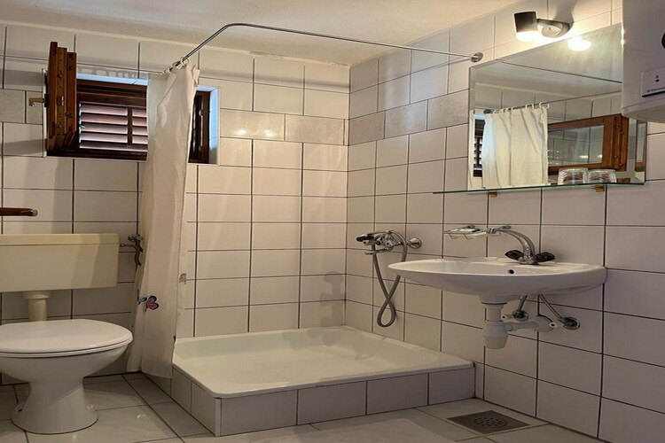 Apartments Leut - One-Bedroom Apartment with Terrace and Sea View