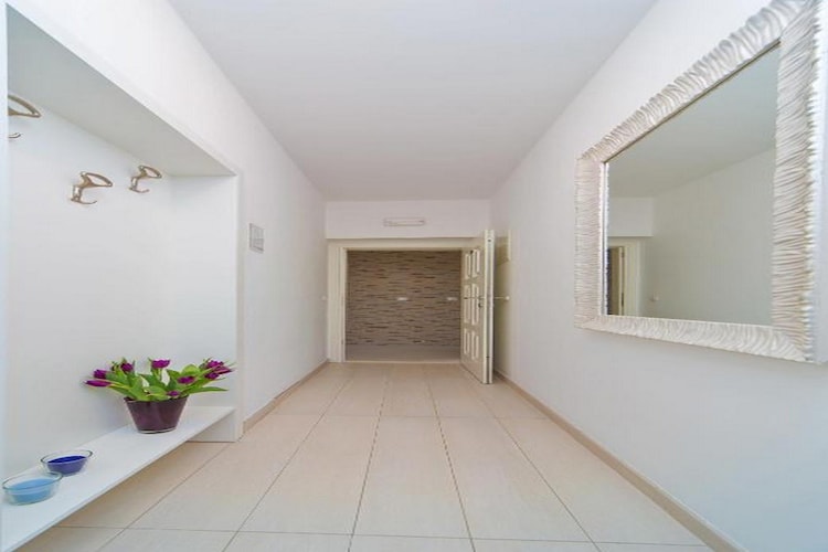 4B Apartments - Two Bedroom Apartment with Balcony A1-Binnen