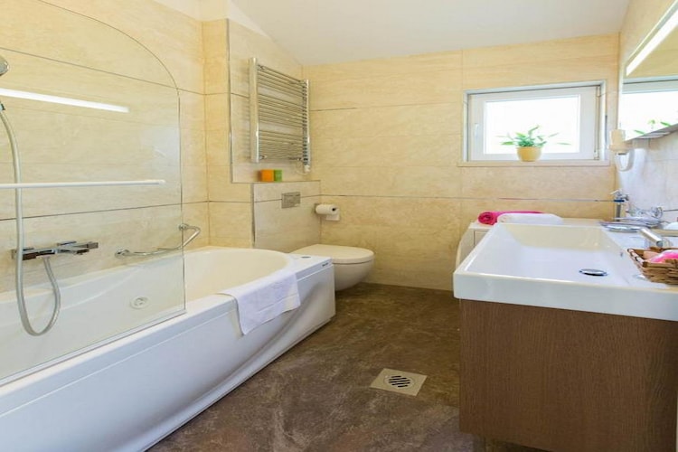 Apartmá 4B Apartments - Deluxe One Bedroom Apartment A4 (3