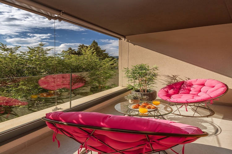 Apartmá Apartment Floramye  - Three Bedroom Apartment with
