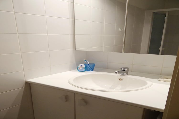 SCORPIO BI 1303GAR-Badkamer