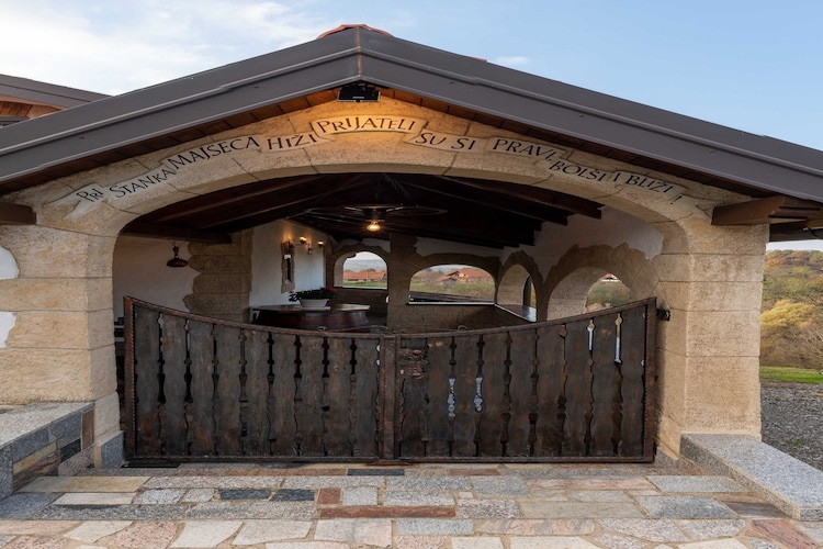 San Vinogradara - One Bedroom Holiday Home with Hot Tube-Buitenlucht