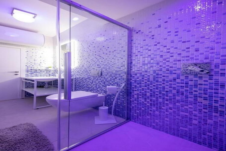 Buena Vista - Two Bedroom Holiday Home with Swimming pool-Bathroom