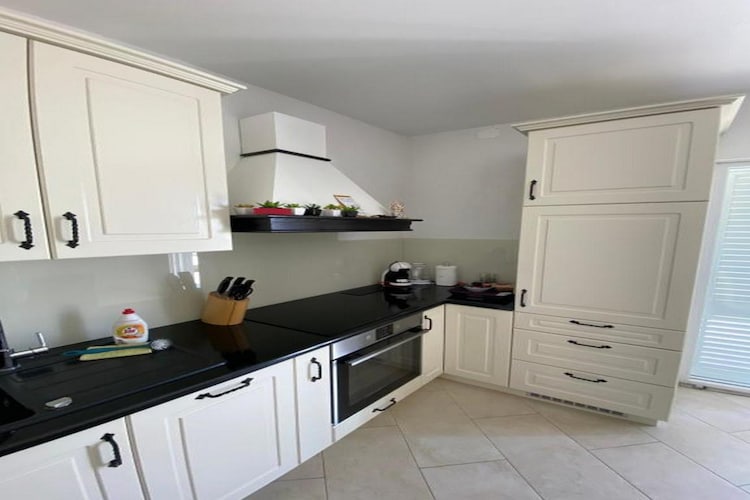 Apartman Daniela - Two Bedroom Apartment with Terrace and Sea View-Cuisine