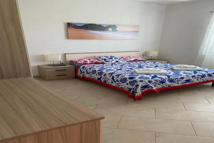 Apartman Daniela - Two Bedroom Apartment with Terrace and Sea View-Chambre
