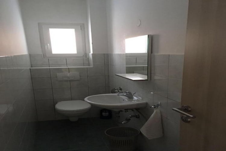 Apartman Daniela - Two Bedroom Apartment with Terrace and Sea View-Salle de bain