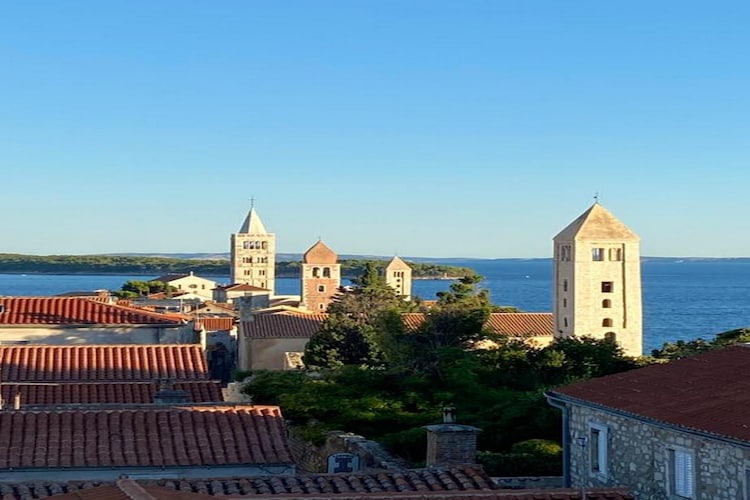 Apartman Daniela - Two Bedroom Apartment with Terrace and Sea View-Ambiance