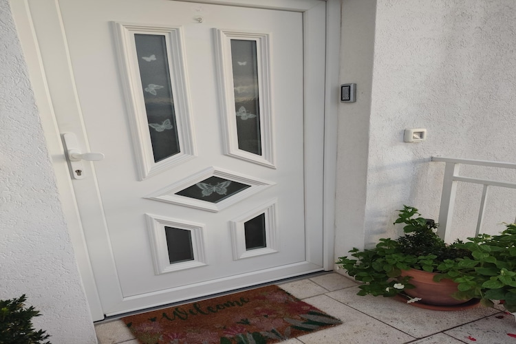Apartment Ana with a partial sea view - Two Bedroom Apartment with Balcony and a Partial Sea View