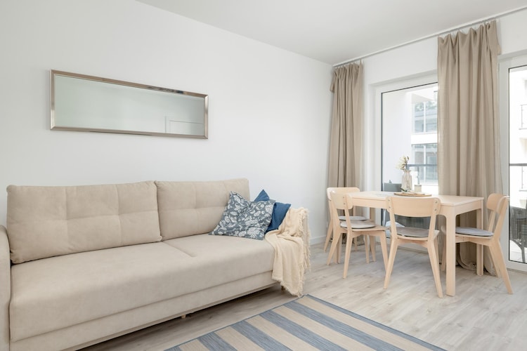 On the 2nd floor: (open kitchen(hob(2 ring stoves, induction), electric kettle, toaster, hood, coffee machine, dishwasher, fridge-freezer), Living/diningroom(double sofa bed, TV(flatscreen), dining table), bedroom(double bed), bathroom(shower, washbasin, toilet, washing machine))\n\nInternet access, Parking, balcony, heating(central), garden furniture, sun loungers, swimming pool(shared with other guests, heatable, indoor), lift, high chair, ironing board, iron, baby crib(free)