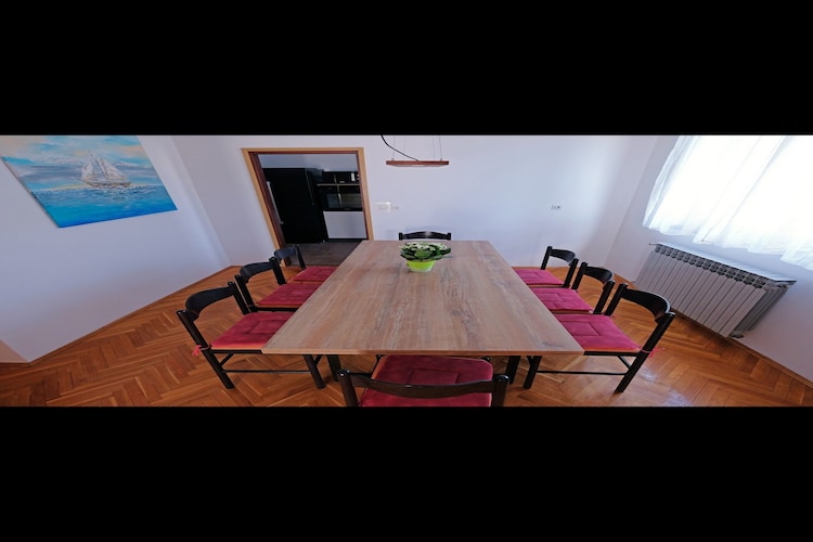 Apartment Stella - Three Bedroom Apartment with Balcony-Binnen