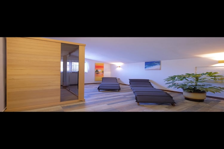 Apartment Stella - Three Bedroom Apartment with Balcony-Spa