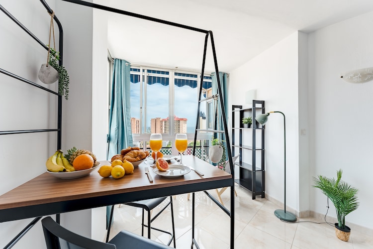 CT 301 - Faro's Fuengirola Centro Studio