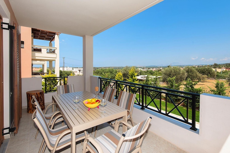Stunning 3-Bedroom Cottage in Adele