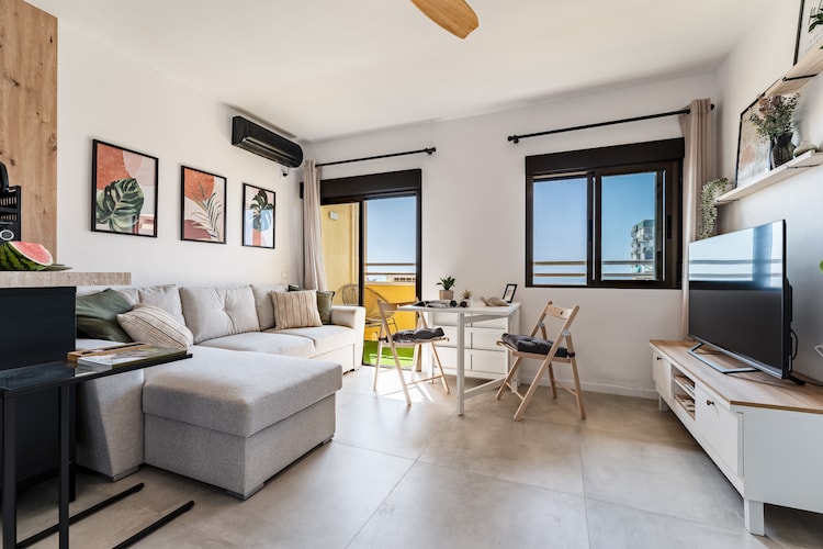 Faro's Apartament Playa Aguadulce