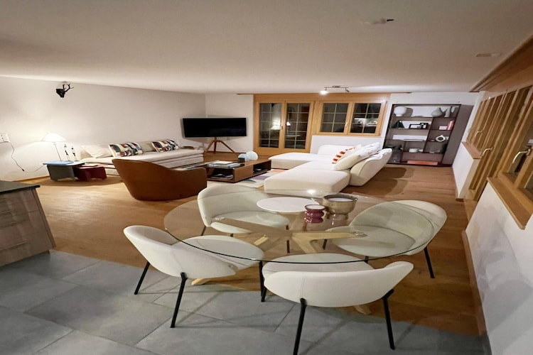 Great apartment close to the romantic Arnen lake-Woonkamer