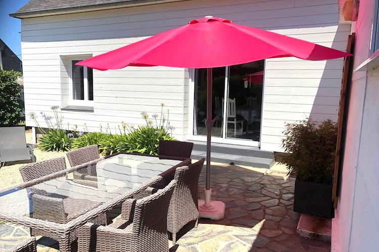 Komfortables Ferienhaus an der Rosa Granitküste-ehemals TUI Ferienhaus
