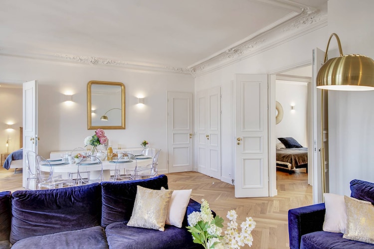 Perfect apt in St Germain

some text here

bout the space