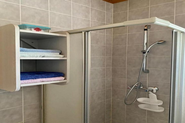 Apartment Idea - One Bedroom Apartment with Balcony and Sea View - A1 - Biser (865675902)-Badkamer