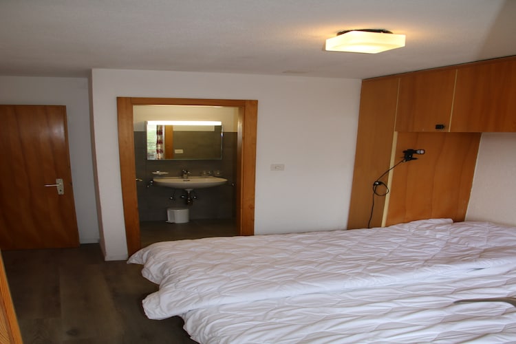 Ferienwohnung Mélèzes R 020 - SKI LIFT apartment 8 per