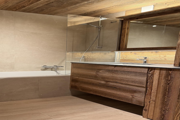 Vacation home Paradis Perdu SKI IN & QUIET chalet 14 personnes