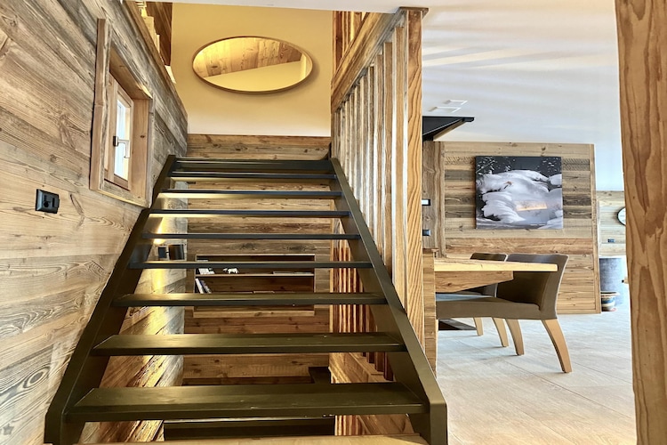 Vacation home Paradis Perdu SKI IN & QUIET chalet 14 personnes