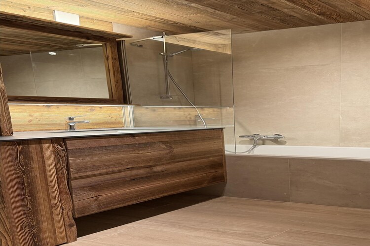 Vacation home Paradis Perdu SKI IN & QUIET chalet 14 personnes