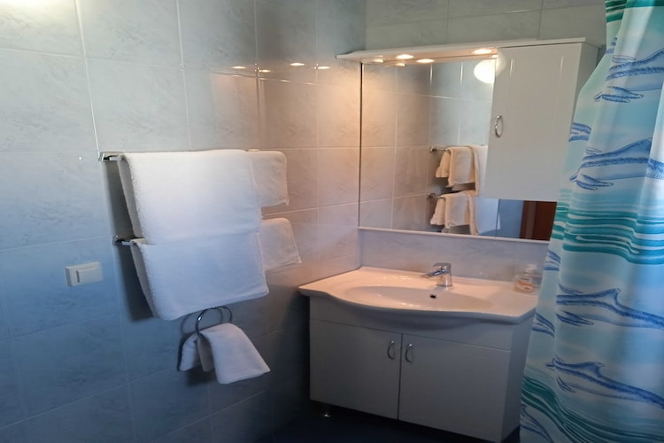 Apartments Ana Lopud - Double Room with Balcony and Sea View - (1 floor)-Badezimmer