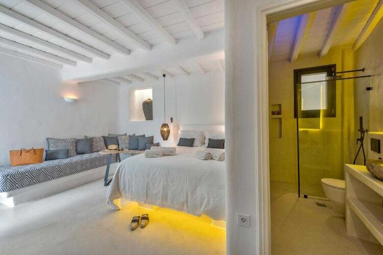 Aqua Suites I