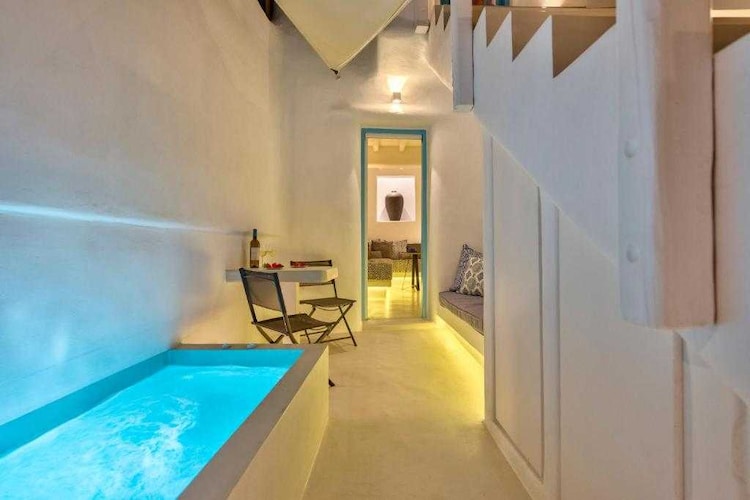 Aqua Suites I