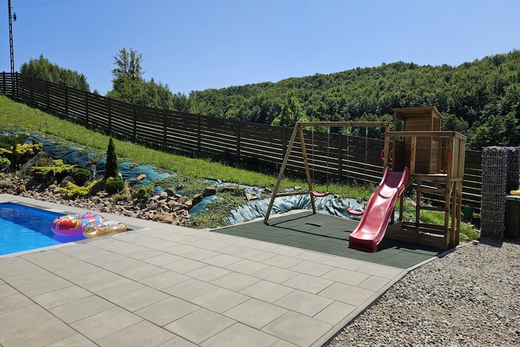Komfortowy dom wakacyjny z basenem dla 8 osób - Tuinen zomer