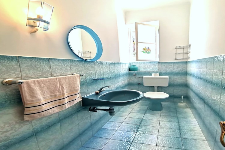 Secluded Lovran Apartment with Balcony and Patio- Two Bedroom Apartment-Bathroom
