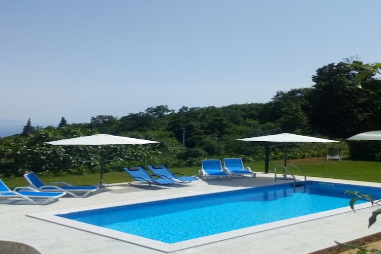 Charming Brsec Apartment with Shared Pool - One Bedroom Apartment with Pool-Swimming pool
