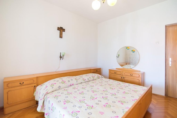 Apartment Vrandecic - Two Bedroom Apartment with Garden Terrace (Žarka) (ST)-Schlafzimmer
