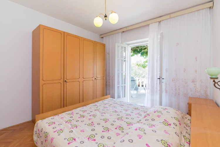 Apartment Vrandecic - Two Bedroom Apartment with Garden Terrace (Žarka) (ST)-Schlafzimmer