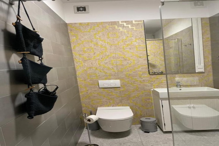Modern & Charming - Free Private Parking - One Bedroom Apartment-Binnen