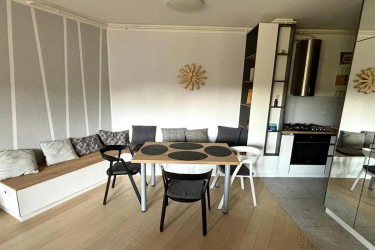 Modern & Charming - Free Private Parking - One Bedroom Apartment-Binnen