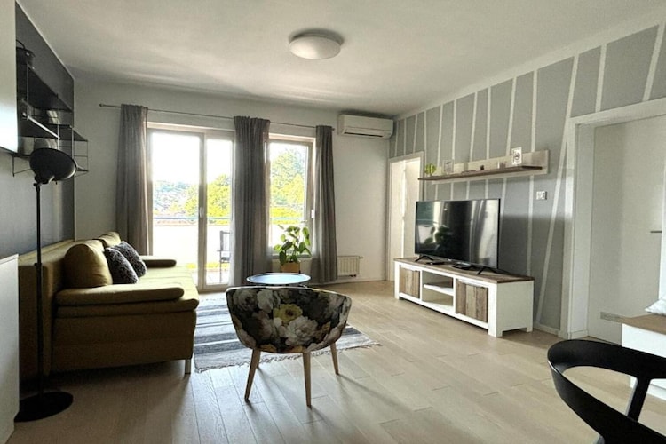 Modern & Charming - Free Private Parking - One Bedroom Apartment-Binnen