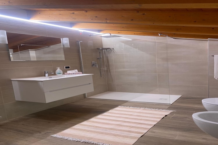 Residence Villa Gianna Limone sul Garda - Trilo Mansarda 2 pax-Badkamer