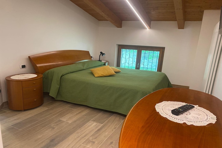 Residence Villa Gianna Limone sul Garda - Trilo Mansarda 2 pax-Slaapkamer