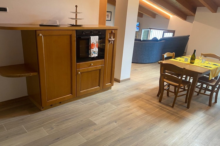 Residence Villa Gianna Limone sul Garda - Trilo Mansarda 2 pax-Woonkamer