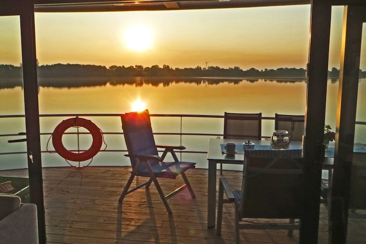 Floating 44 / Boot 1 / 2 Personen-Terrasbalkon