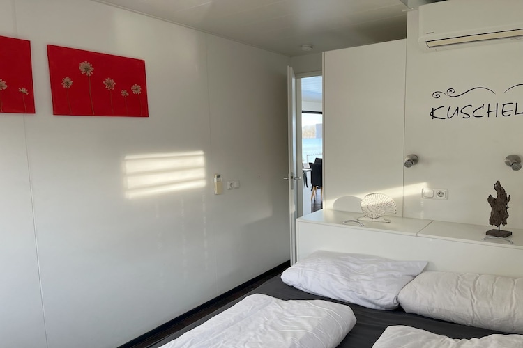 Floating 44 / Boot 4 / 3 Personen-Slaapkamer