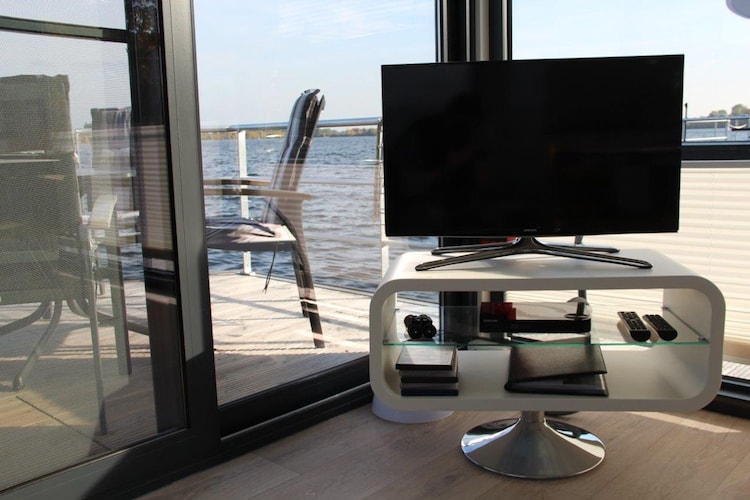 Floating 44 / Boot 5 / 2 Personen-Woonkamer