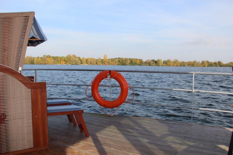 Floating 44 / Boot 5 / 2 Personen-Terrasbalkon