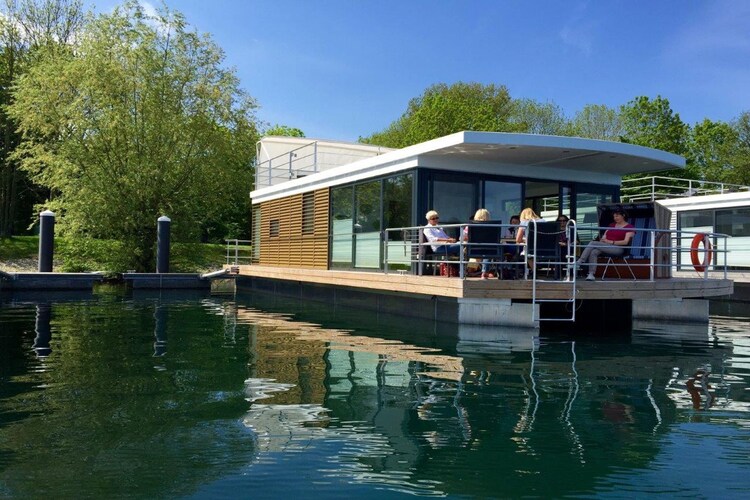 Floating 44 / Boot 5 / 3 Personen-Buitenkant zomer